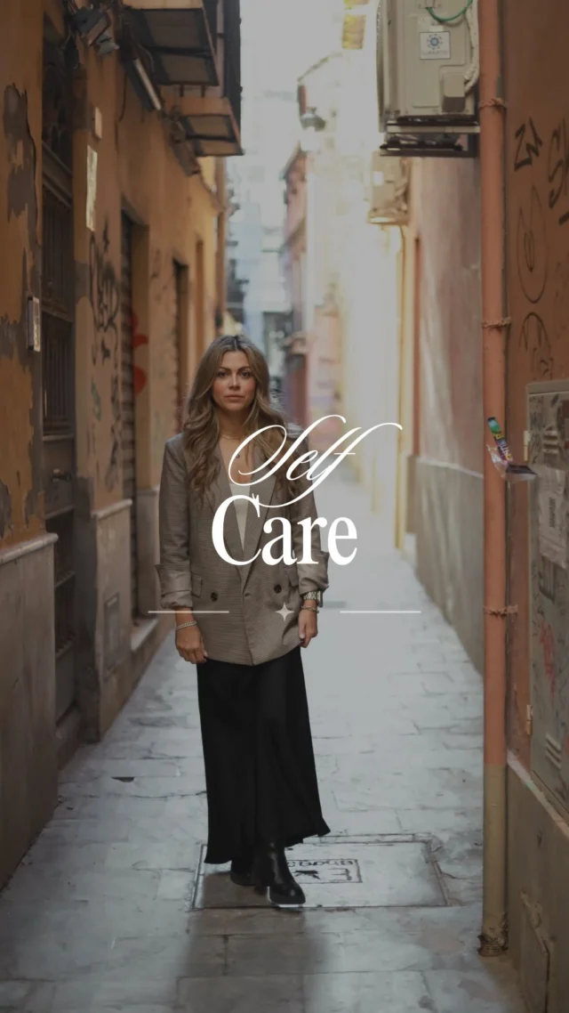 Romanticizing my life,
one small act of self-respect at a time.

#selfcareritual #intentionalliving #softlife #romanticstyle #femininenergy cinematicmoments slowdown healingera becomingher quietluxury everydaymagic